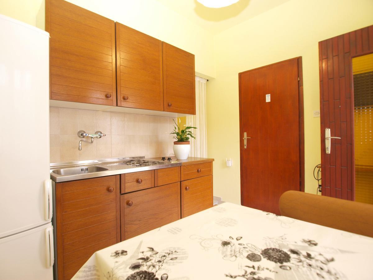 Apartments Luciano 1576 Liznjan Bagian luar foto