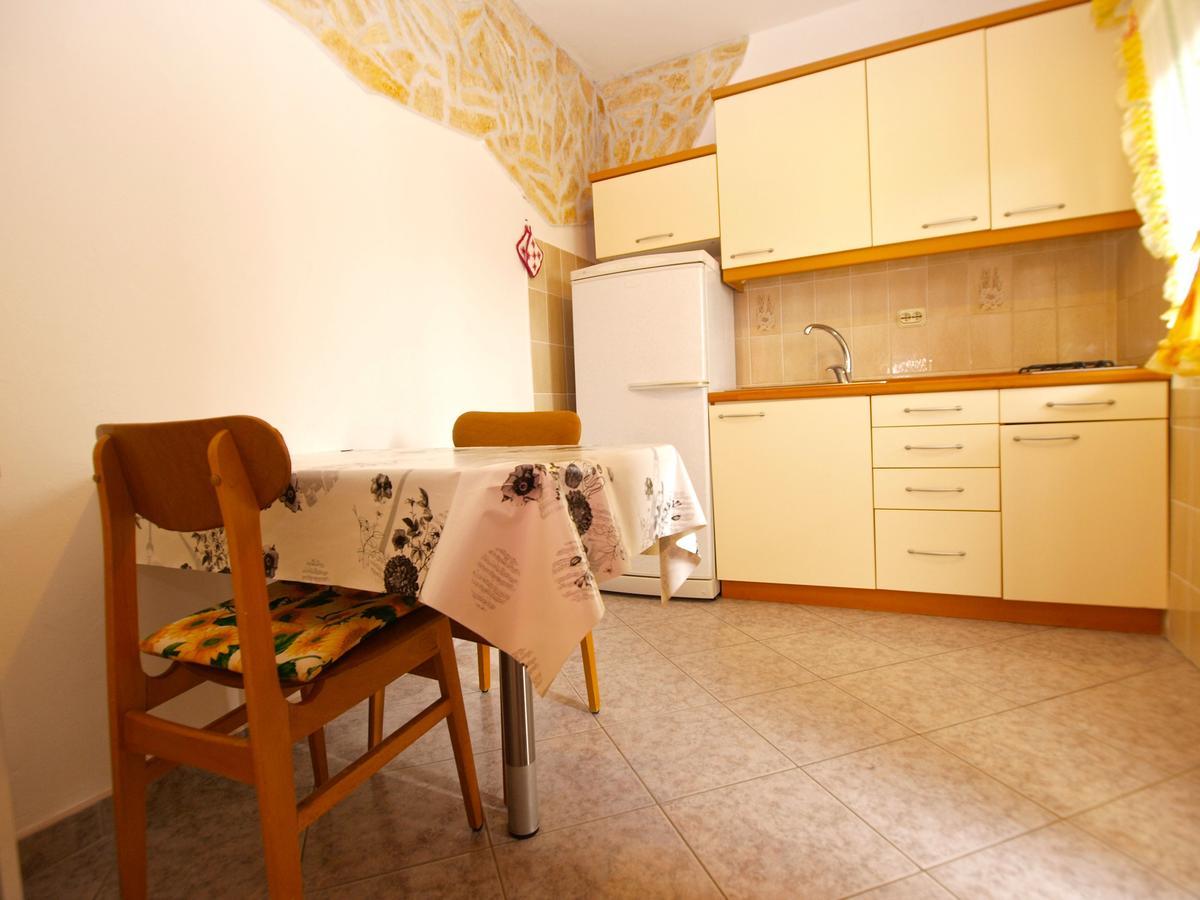 Apartments Luciano 1576 Liznjan Bagian luar foto