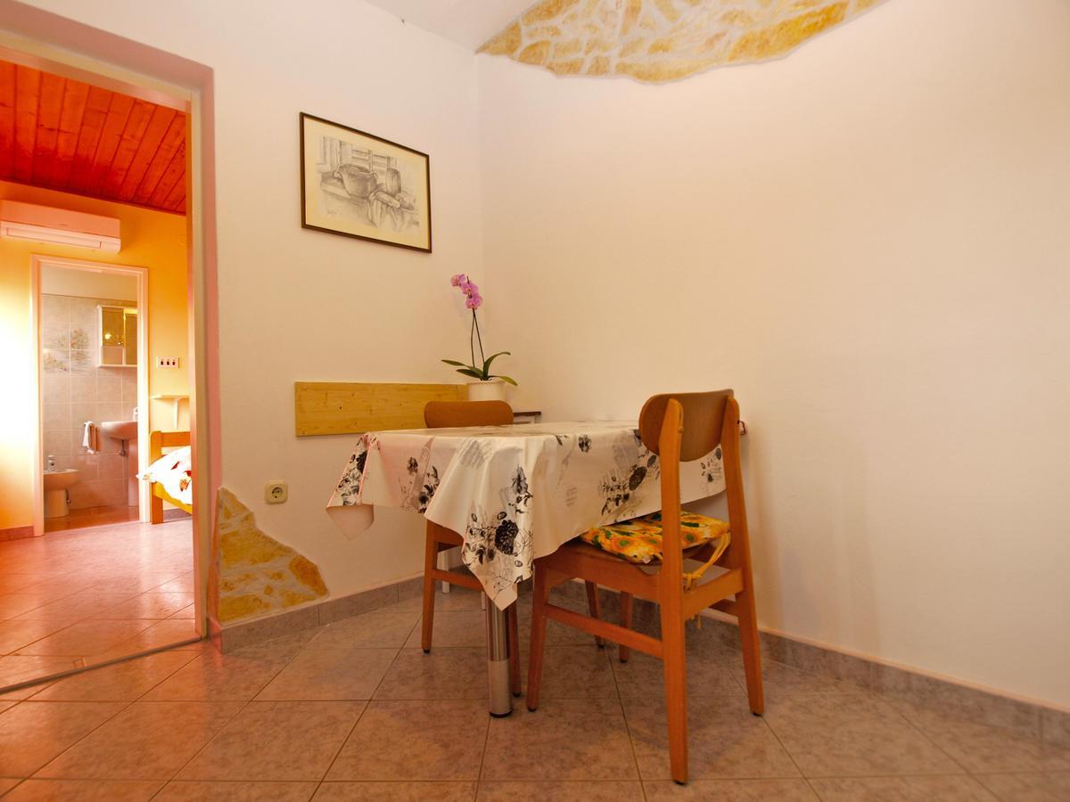 Apartments Luciano 1576 Liznjan Bagian luar foto